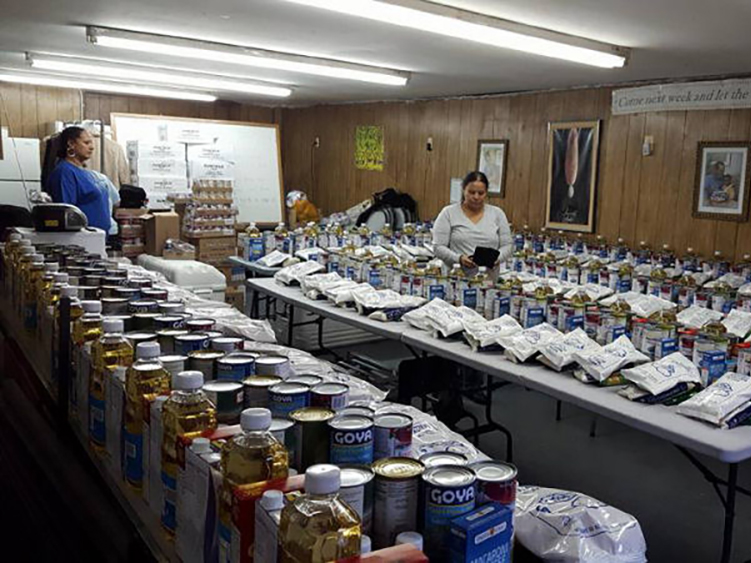 https://mannaoflife.org/wp-content/uploads/2022/08/services_food_pantry.jpg